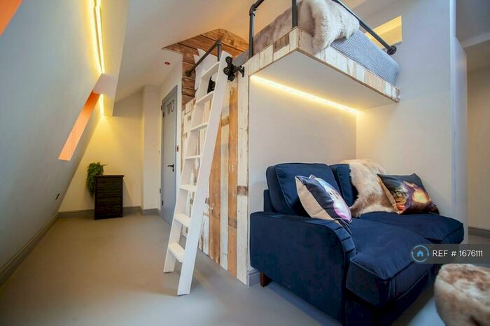 1 Bedroom Flat To Rent In Clare Street, Bristol, BS1