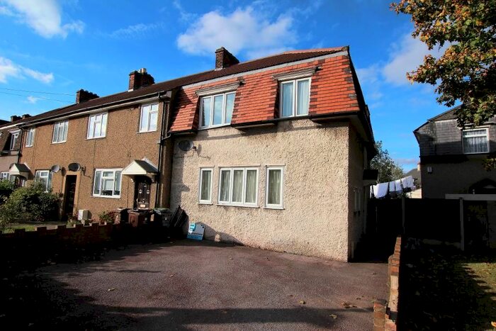 3 Bedroom End Of Terrace House To Rent In Wood Lane, Dagenham, Essex, RM8