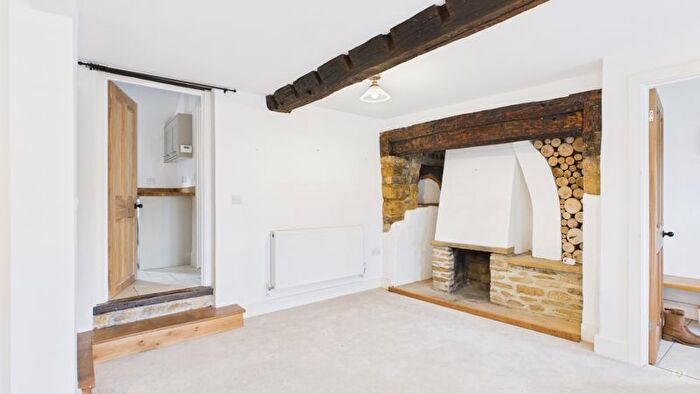 2 Bedroom Cottage To Rent In West Street, Hinton St. George, TA17