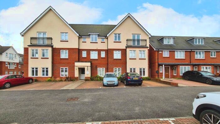 2 Bedroom Apartment To Rent In Louden Square, RG6