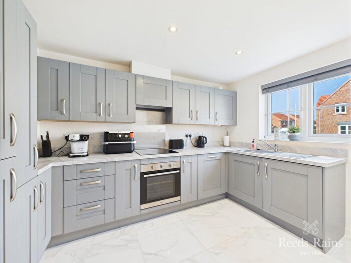 2 Bedroom Semi-Detached House For Sale In Waudby Way, Hull, East Yorkshire, HU9