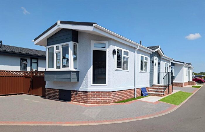2 Bedroom Park Home For Sale In The Leigh, Gloucester, GL19