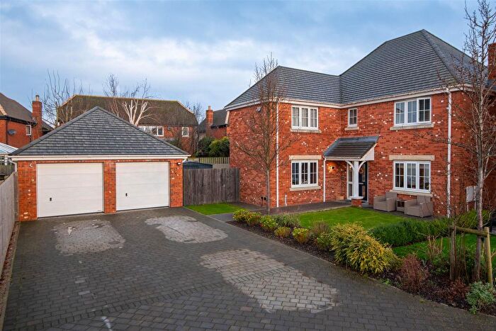 4 Bedroom Detached House For Sale In Swallowfield, Much Hoole, Preston, PR4