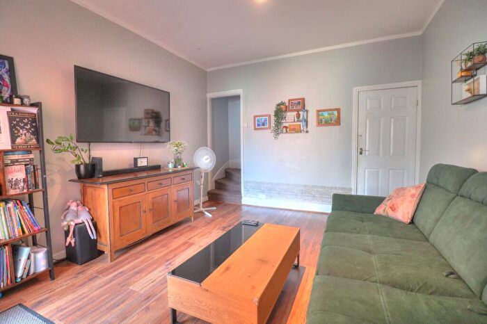 3 Bedroom Terraced House For Sale In Alfred Street, Loughborough, LE11
