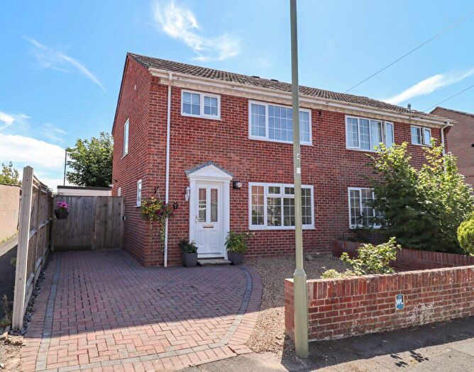 3 Bedroom Semi-Detached House For Sale In Ithica Close, Hayling Island, PO11