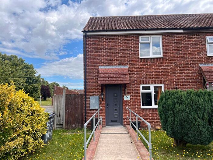 2 Bedroom End Of Terrace House To Rent In Davison Road, Canterbury, Canterbury, CT2