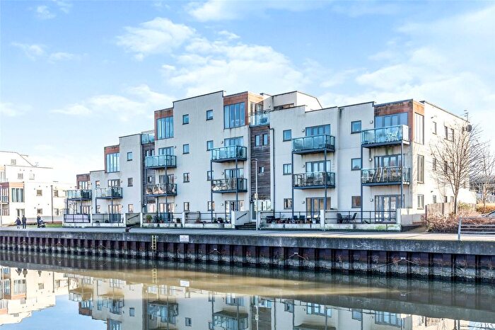 2 Bedroom Flat To Rent In The Anchorage, Bristol, BS20