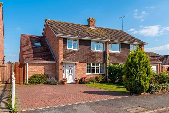4 Bedroom Semi-Detached House To Rent In West End, Surrey, GU24