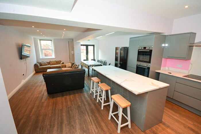 8 Bedroom Terraced House To Rent In Jesmond, Newcastle Upon Tyne, NE2