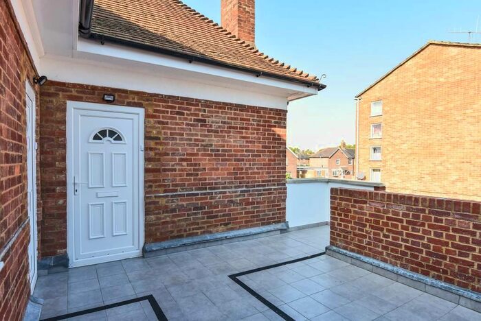 2 Bedroom Flat To Rent In Bucknell Road, Bicester, OX26