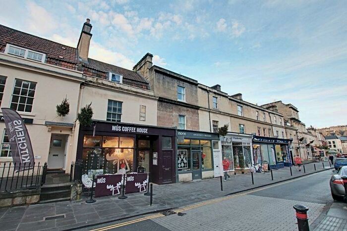 3 Bedroom Flat To Rent In Claverton Buildings, Bath, BA2