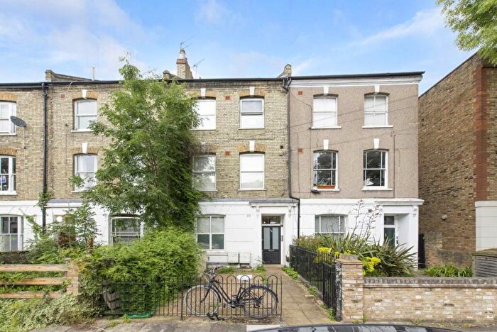 2 Bedroom Flat To Rent In Regina Road, London, N4