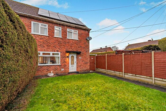 3 Bedroom Semi-Detached House For Sale In Thornton Crescent, LE16