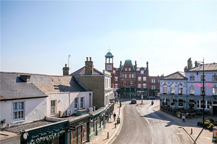 3 Bedroom Flat To Rent In High Street, Wimbledon Village, SW19