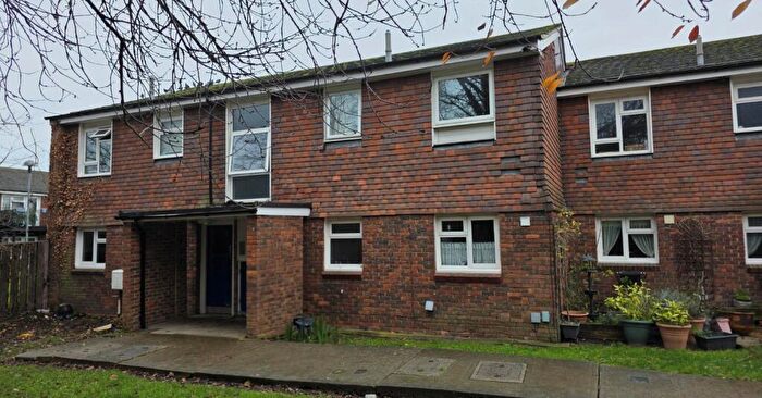 1 Bedroom Flat For Sale In Hitchin Close, Romford, Essex, RM3