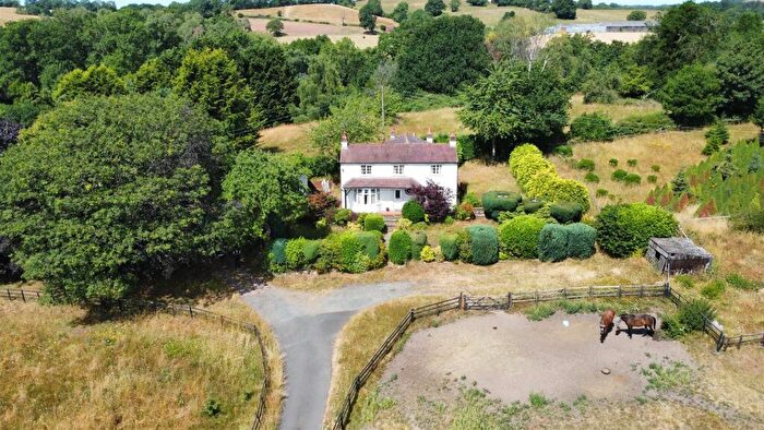 4 Bedroom Detached House For Sale In Kingsford Lane, Wolverley, Kidderminster, DY11