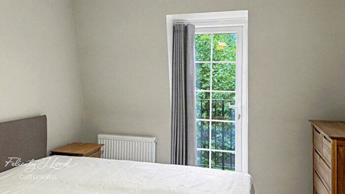 2 Bedroom Flat To Rent In St Annes Flats Doric Way, London, NW1