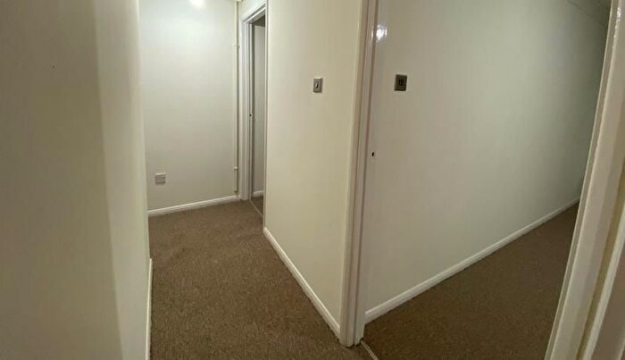 1 Bedroom Flat To Rent In Market Place, Romford, RM4