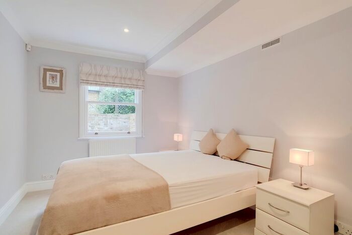 2 Bedroom Flat To Rent In Alderney Street, Pimlico, SW1V