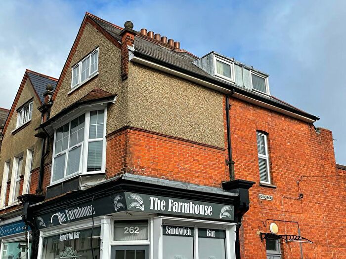 2 Bedroom Flat To Rent In High Street, Aldershot, GU12