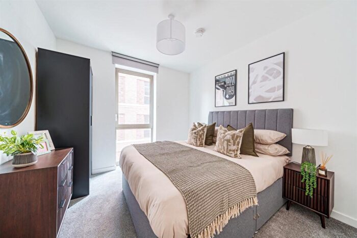 2 Bedroom Apartment To Rent In Bed, Nd Floor, Tyne, Refinery House In Anchors Point, E16