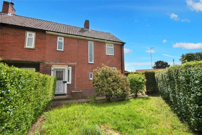 3 Bedroom Semi-Detached House To Rent In Denshaw Drive, Morley, Leeds, West Yorkshire, LS27