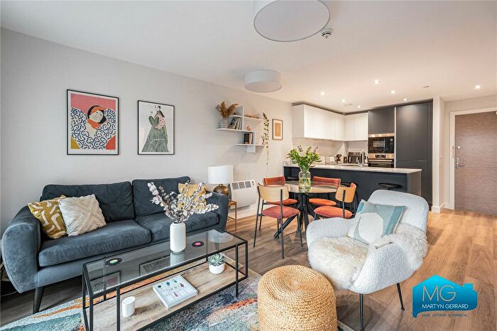 1 Bedroom Flat To Rent In Green Lanes, London, N21