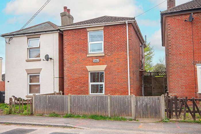 3 Bedroom Detached House For Sale In Fishers Road, Eling, SO40