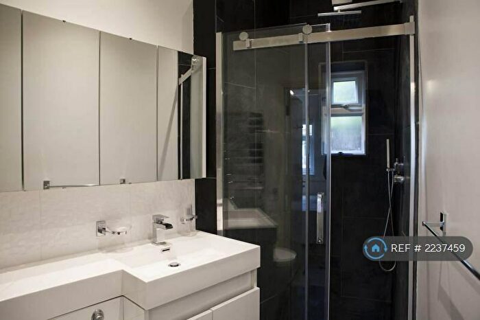 Studio To Rent In Leyton, London, E15