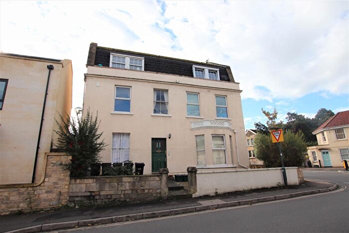 2 Bedroom Flat To Rent In High Street, BA2