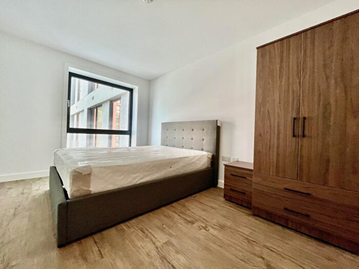 2 Bedroom Apartment To Rent In Phoenix, Saxton Lane, Leeds, LS9