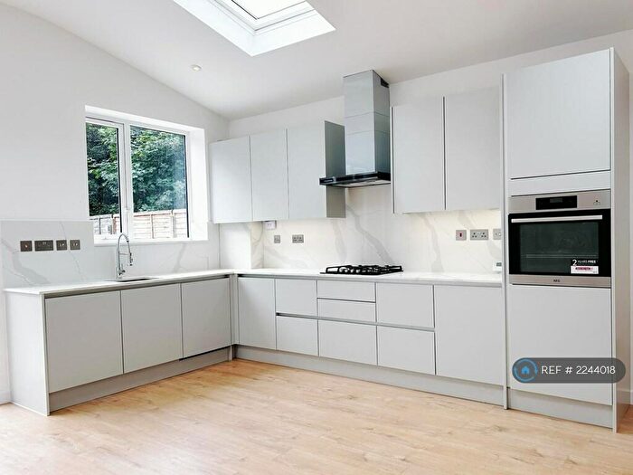 4 Bedroom Terraced House To Rent In Dursley Road, London, SE3