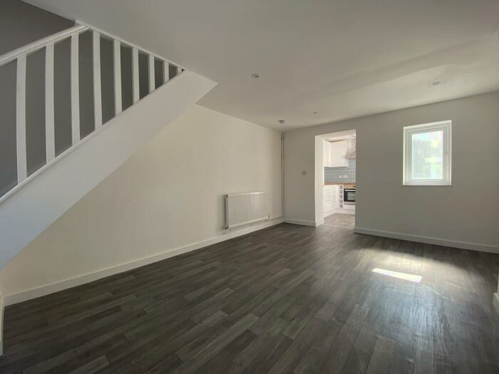 2 Bedroom Property To Rent In Snowdon Street, Caernarfon, LL55