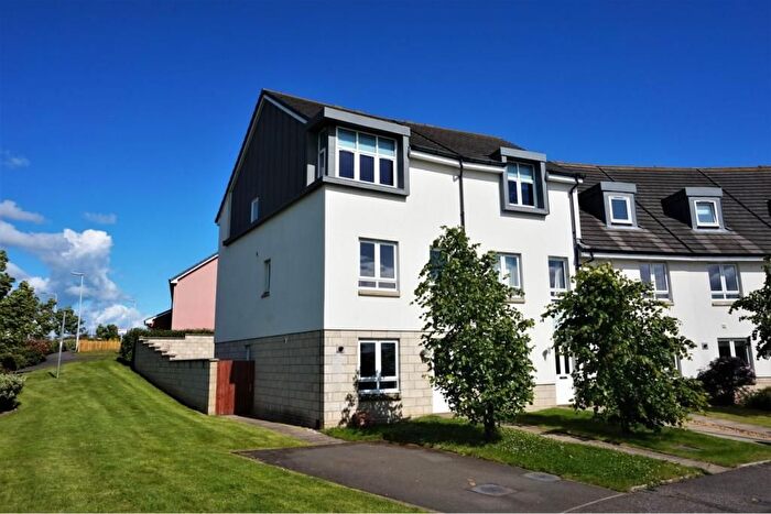 4 Bedroom Terraced House For Sale In Merlin Drive, Dunfermline, KY11