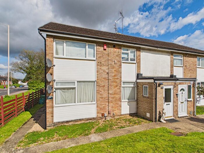 2 Bedroom Maisonette For Sale In Links Drive, Tilehurst, Reading, RG30