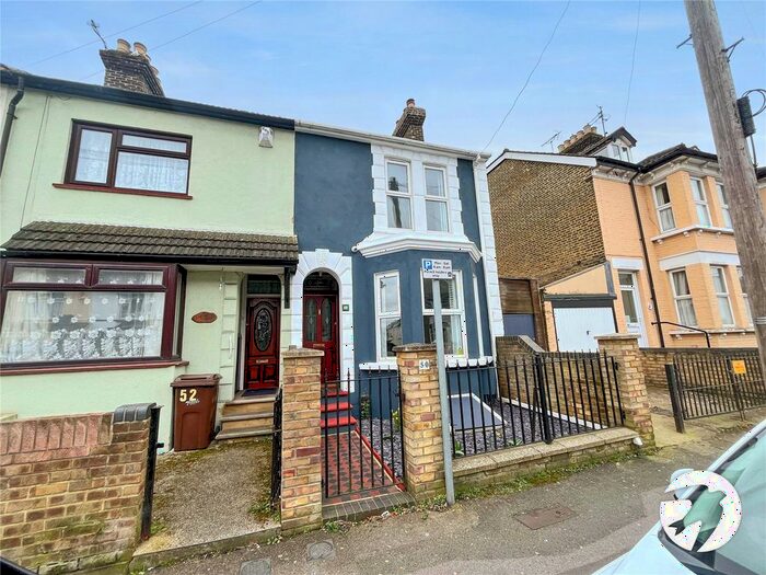2 Bedroom Terraced House To Rent In Franklin Road, Gillingham, Kent, ME7