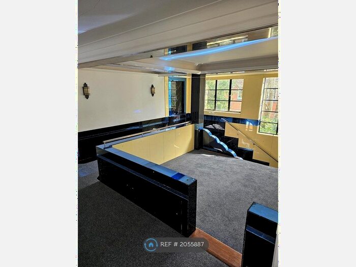 2 Bedroom Flat To Rent In Woodside, Worthing, BN14