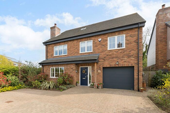 5 Bedroom Detached House For Sale In Burgess Place, Welwyn, AL6