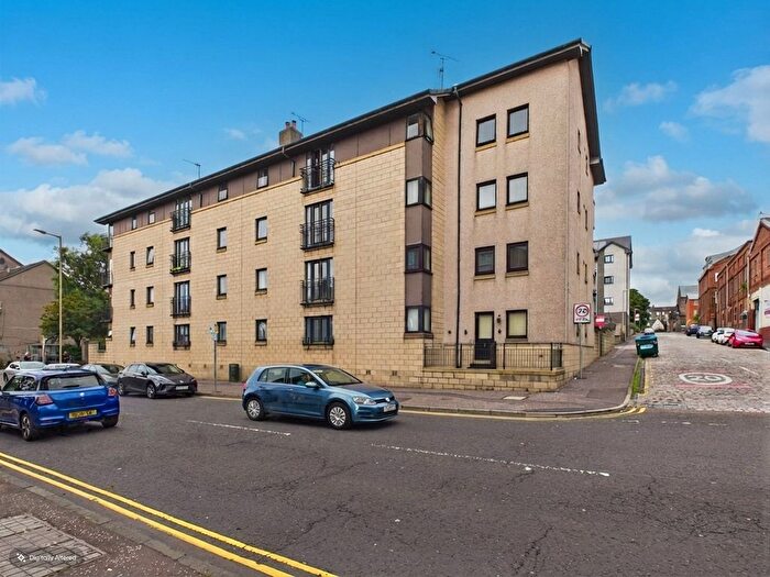 2 Bedroom Flat To Rent In Arbroath Road, Stobswell, Dundee, DD4