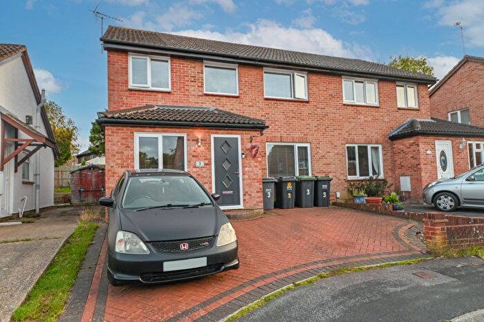4 Bedroom Semi-Detached House For Sale In Nerissa Close, Waterlooville, PO7