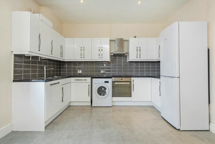 3 Bedroom Flat To Rent In St. Marys Terrace, London, W2