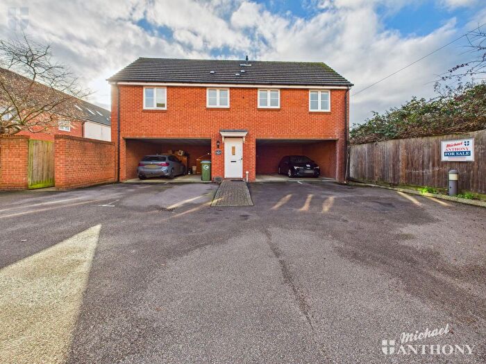 2 Bedroom Property For Sale In Hancock Close, Aylesbury, HP21