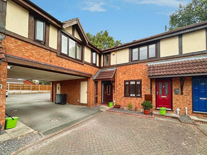 2 Bedroom Town House For Sale In Field Lane, Wistaston, Crewe, Cheshire, CW2