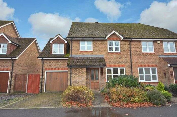 4 Bedroom Property To Rent In Green Croft, Farnham, GU9
