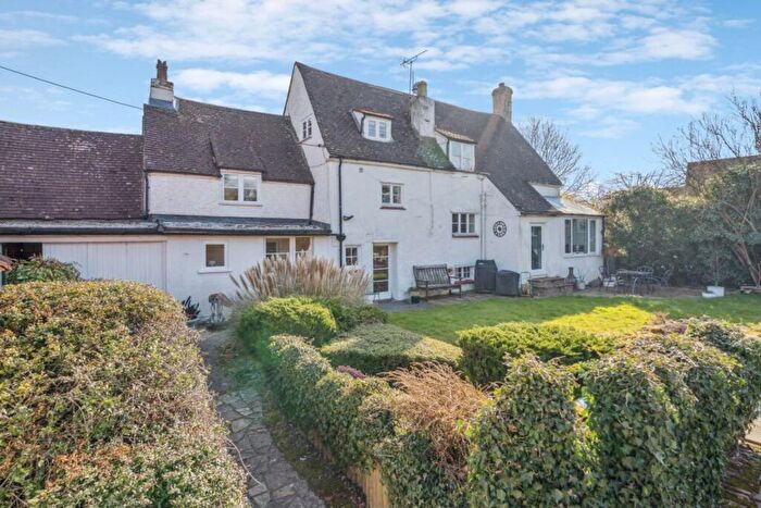 3 Bedroom Cottage For Sale In Churchway, Haddenham, HP17