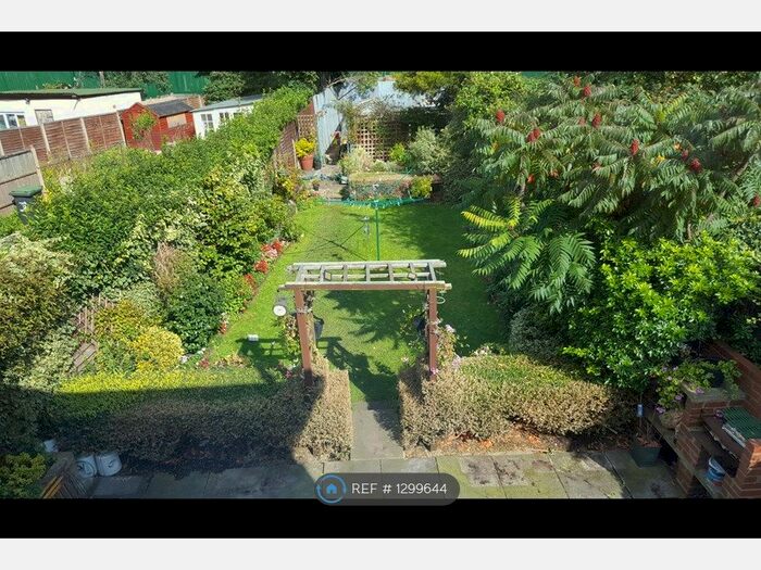 3 Bedroom Semi-Detached House To Rent In Fraser Road, London N9