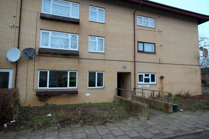 2 Bedroom Flat To Rent In Cleavers Avenue, Conniburrow, MK14