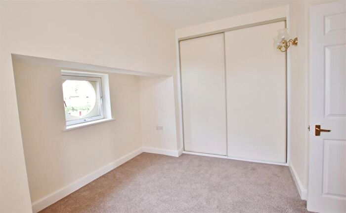 2 Bedroom Apartment For Sale In The Ropewalk, Bradford-On-Avon, BA15