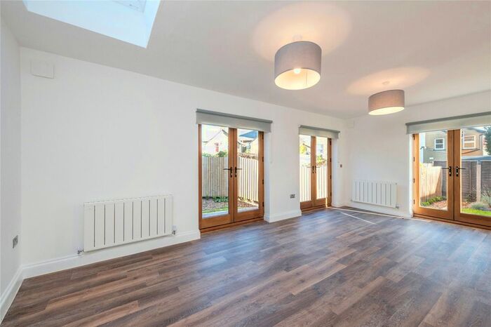 2 Bedroom Detached House To Rent In High Street, Feltham, TW13