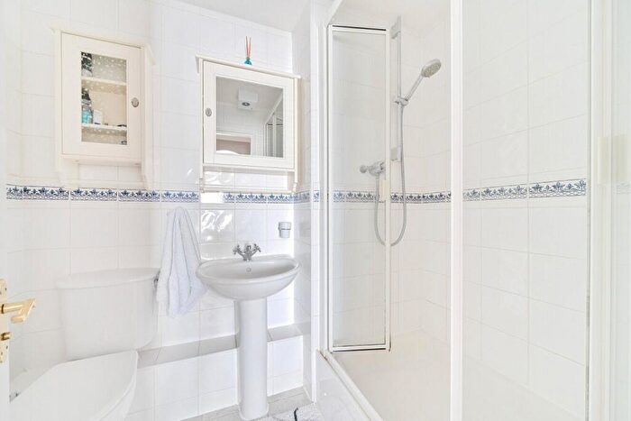 2 Bedroom Flat For Sale In Copers Cope Road, Beckenham, BR3